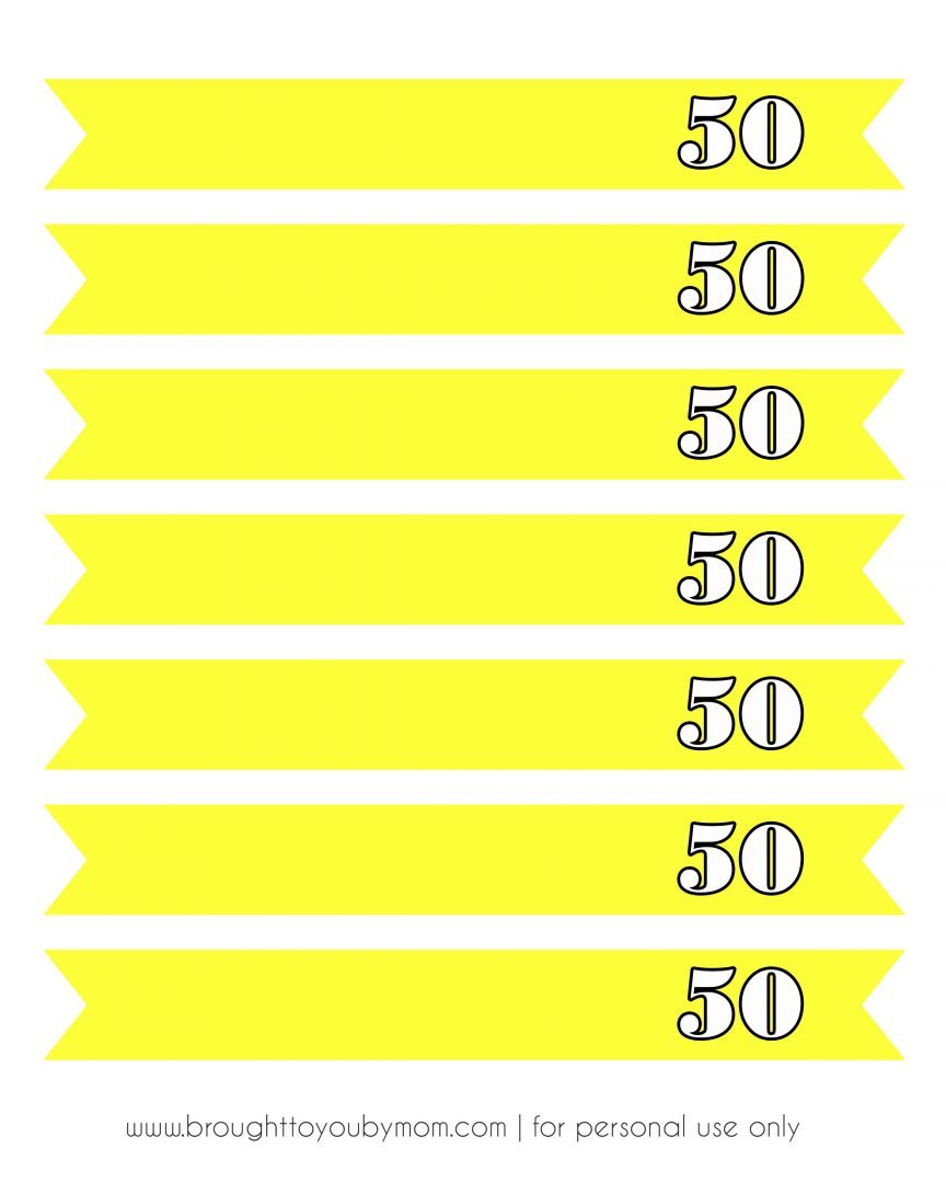 Checkout football tailgate food and fun ides for your next party at home. DIY football party decorations, pulled pork recipe and more! 50 yard line straw flags