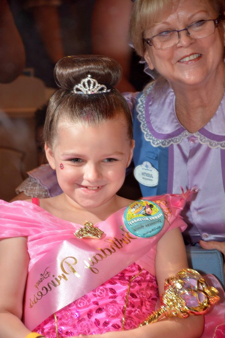 Walt Disney World birthdays are even better at Bibbidi Bobbidi Boutique. #bibbidibobbidiboutique #bbb #birthdayatdisney #disneymakeover #disneyprincess Walt Disney World Birthday celebrations at Bibbibi Bobbidi Boutique are extra magical.