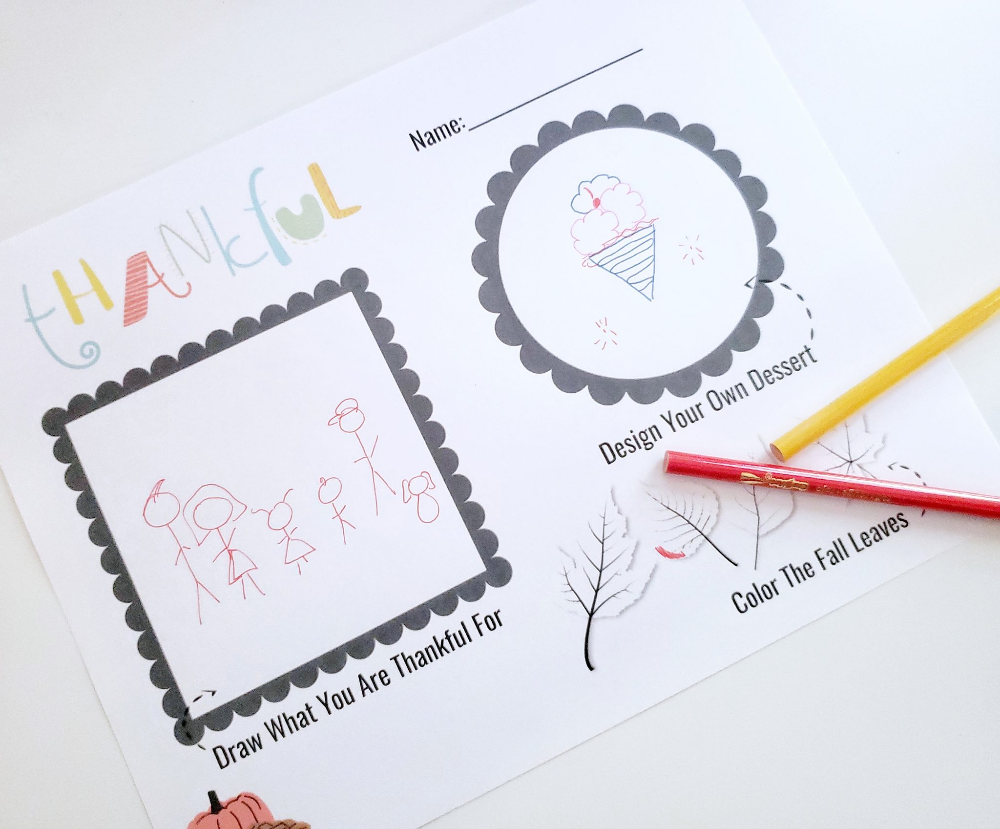 thanksgiving printable placemat for kids with coloring crayons